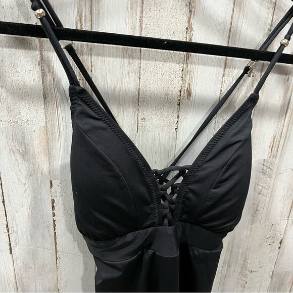 A Pea in the Pod Criss Cross One Piece Maternity Swimsuit in Black - Picture 4 of 7